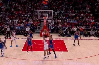 开云体育入口-史密斯顶着唐斯三分再中,火箭三分32投14中&命中率43.8%